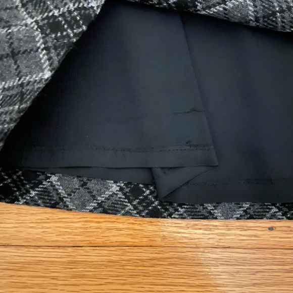 Gap grey plaid mini skirt - Picture 3 of 4